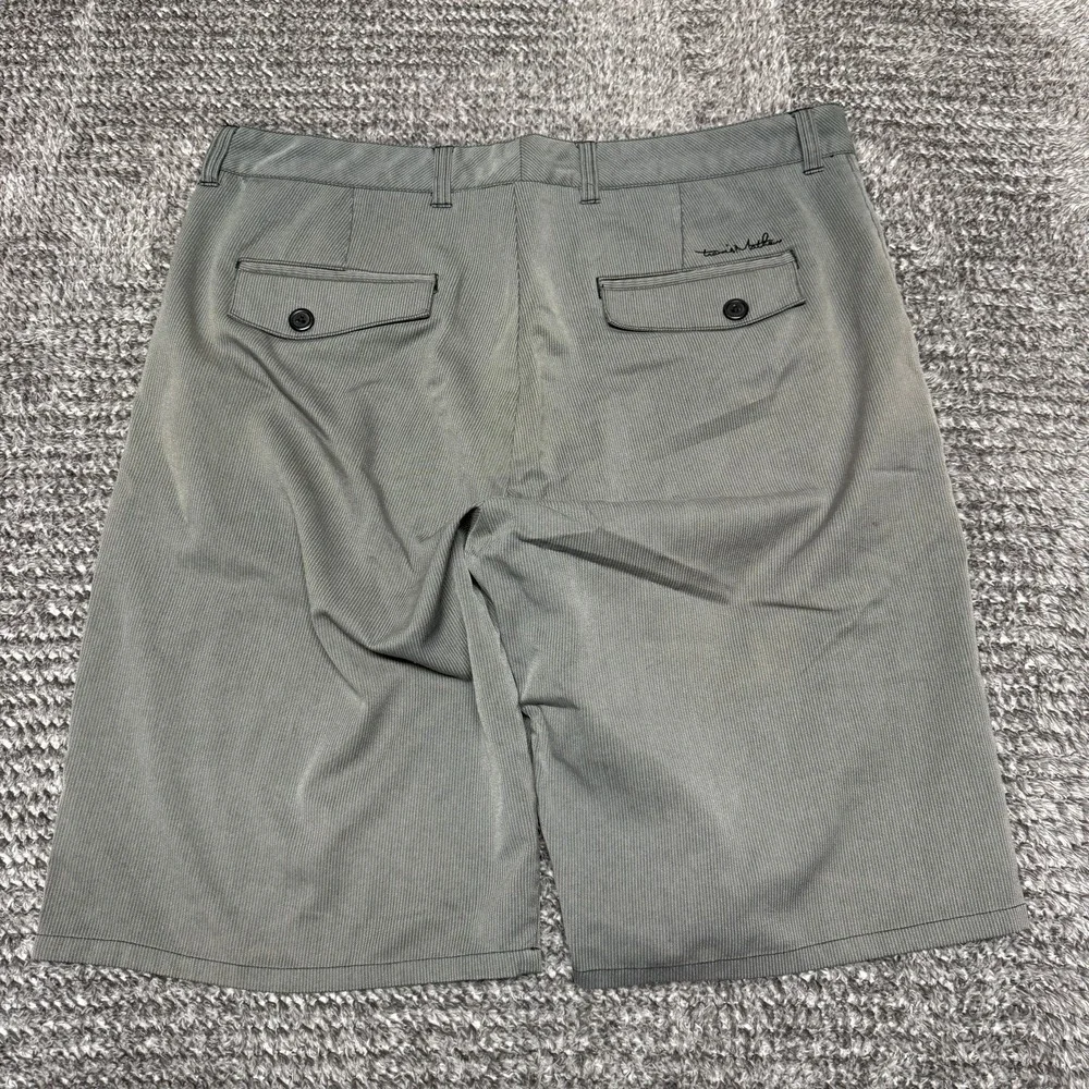 Travis Mathew Mens Shorts 36 Gray Striped Performance‎ Stretch Flat Front Golf